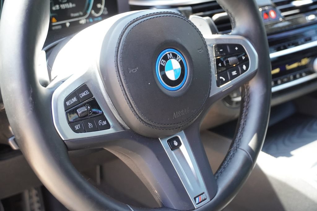 Used 2022 BMW 530e w/ Premium Package RWD image 29