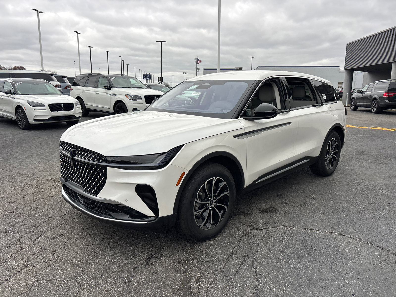 New 2026 Lincoln Nautilus Premier image 3