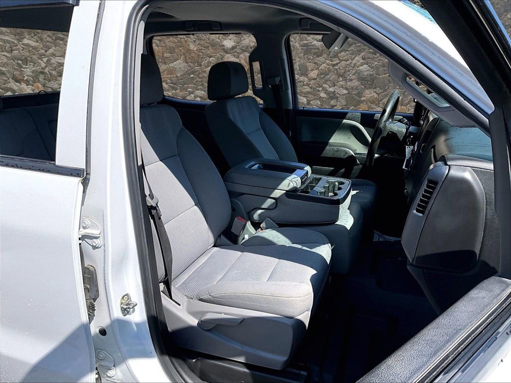 Used 2018 Chevrolet Silverado 2500 W/T w/ WT Convenience Package image 7