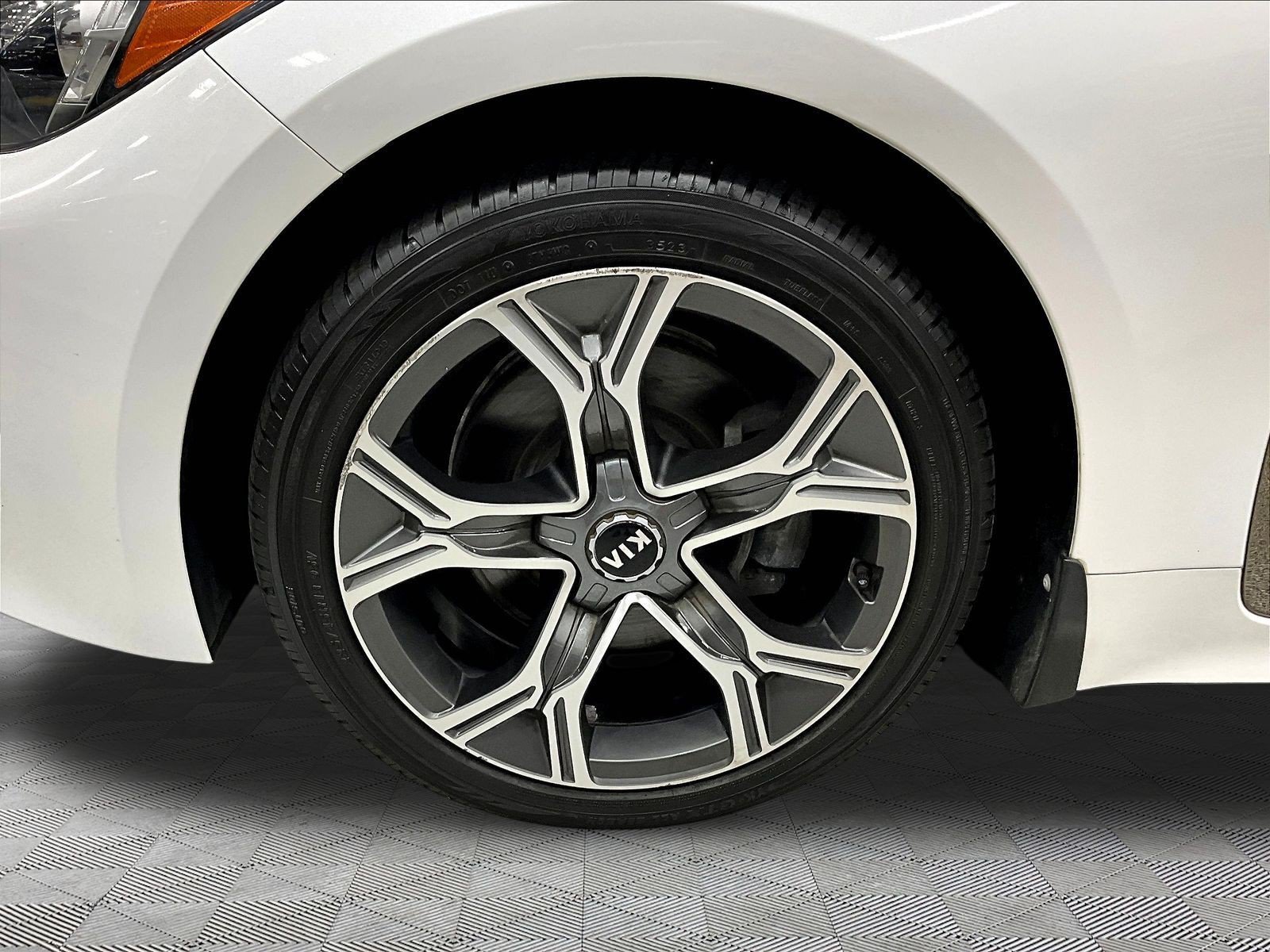 Used 2021 Kia Stinger GT-Line AWD/4WD image 33