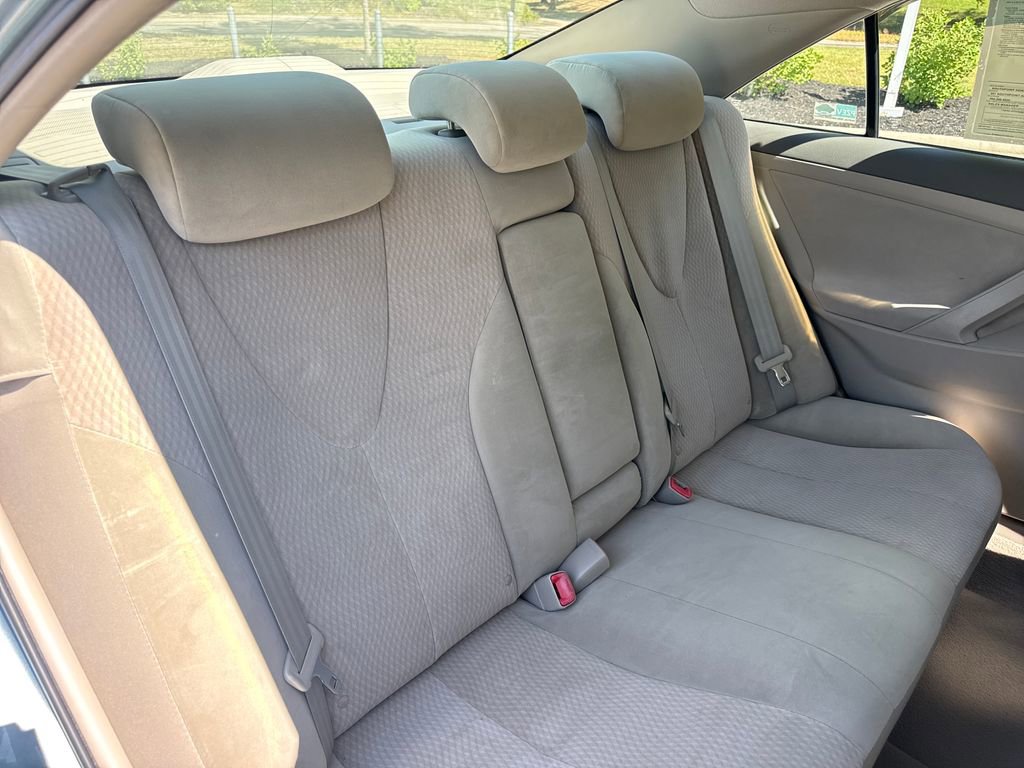 Used 2011 Toyota Camry LE FWD image 33
