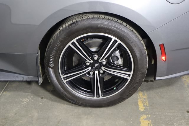 Used 2025 Ford Mustang Coupe RWD image 40