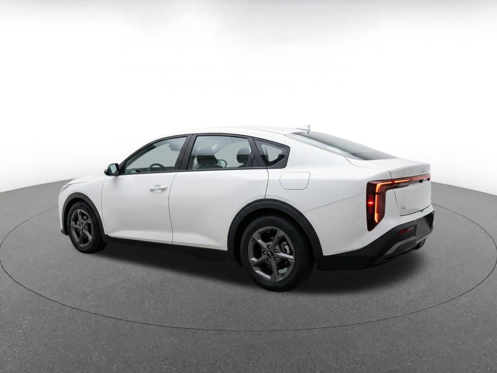 Used 2025 Kia K4 FWD image 7