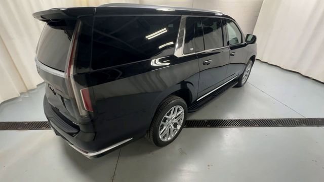 Used 2023 Cadillac Escalade ESV Premium Luxury Platinum image 8