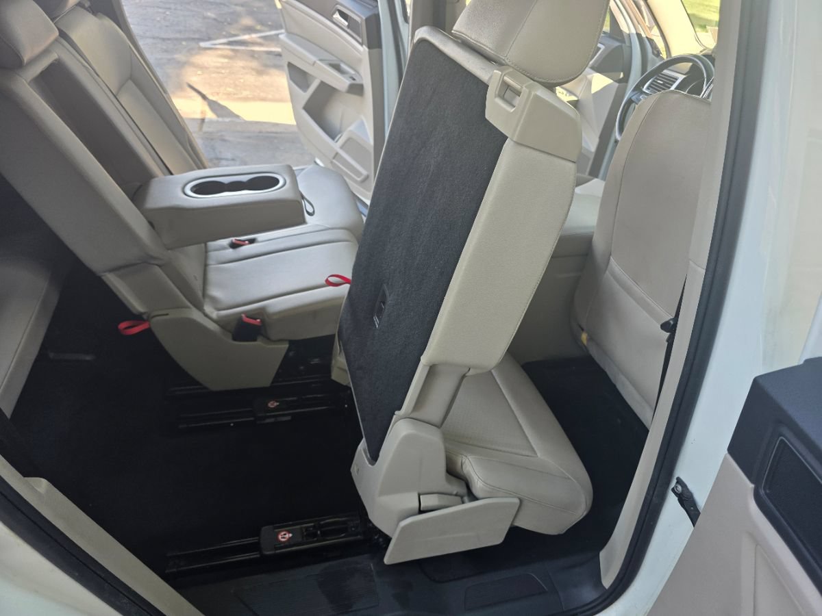 Used 2018 Volkswagen Atlas SE FWD image 34