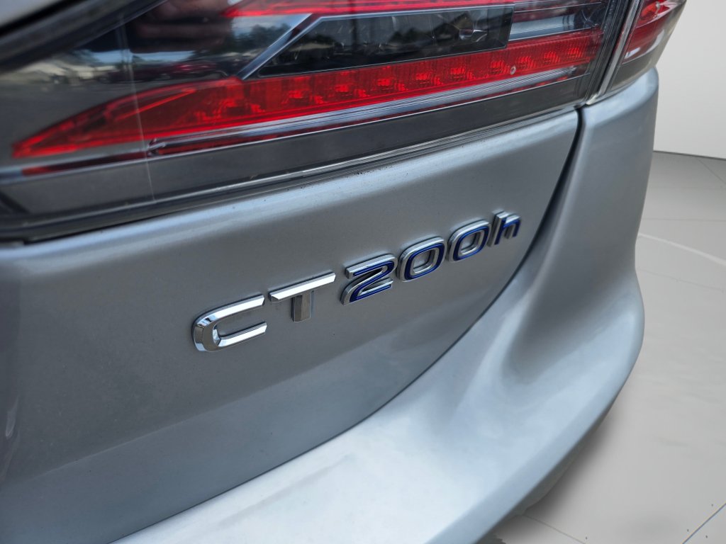 Used 2014 Lexus CT 200h w/ F Sport w/Nuluxe Interior FWD image 34