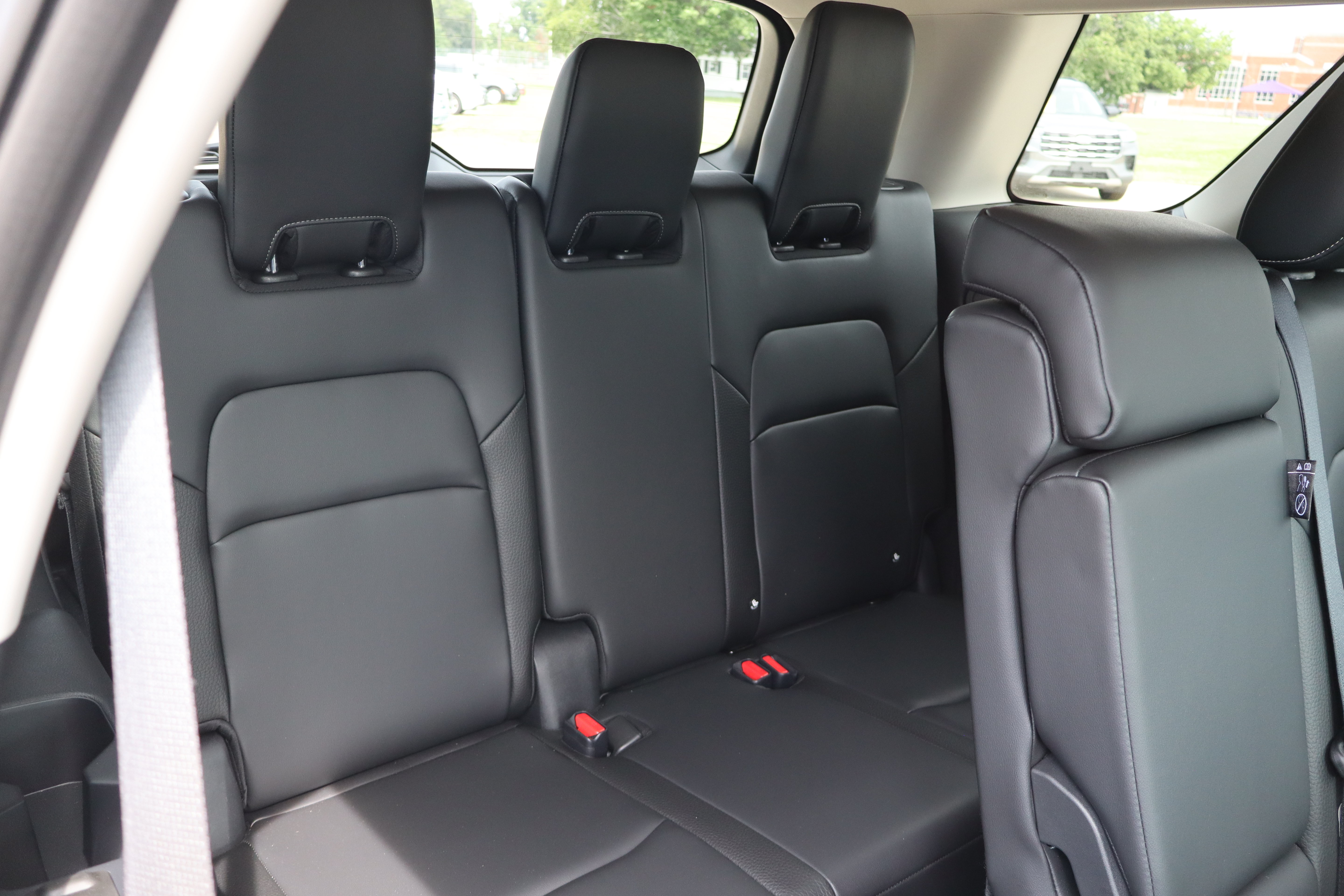 Used 2025 Nissan Pathfinder SL w/ Cargo Package AWD/4WD image 12