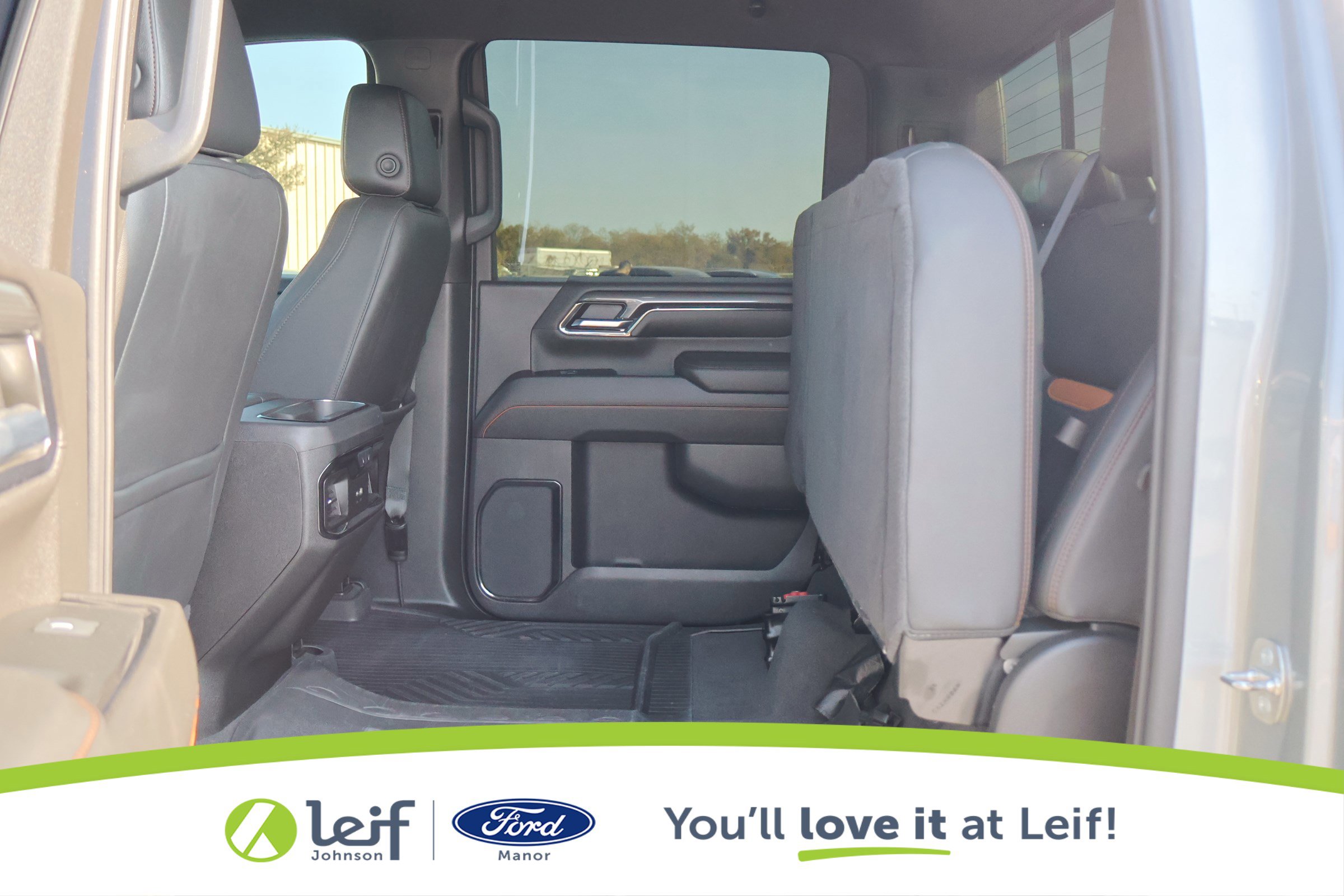 Used 2024 GMC Sierra 2500 AT4 w/ Technology Package image 30