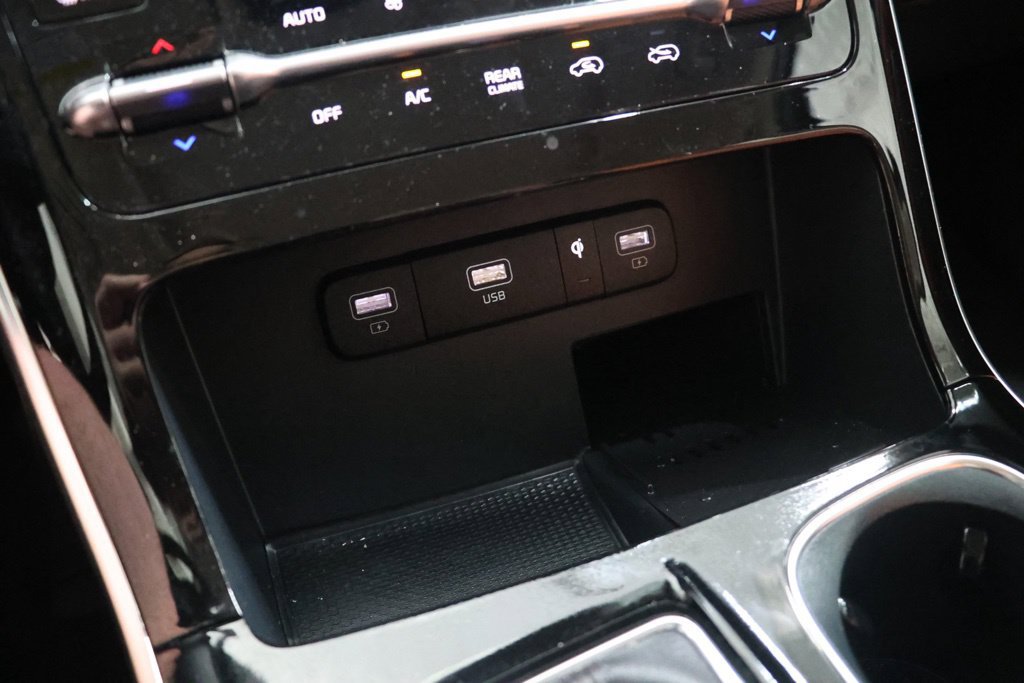 Used 2023 Kia Carnival SX Prestige FWD image 27