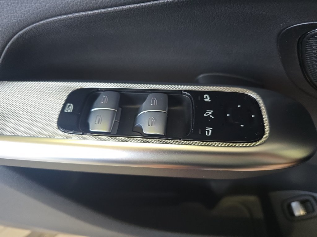 Certified 2026 Mercedes-Benz GLC 300 image 29