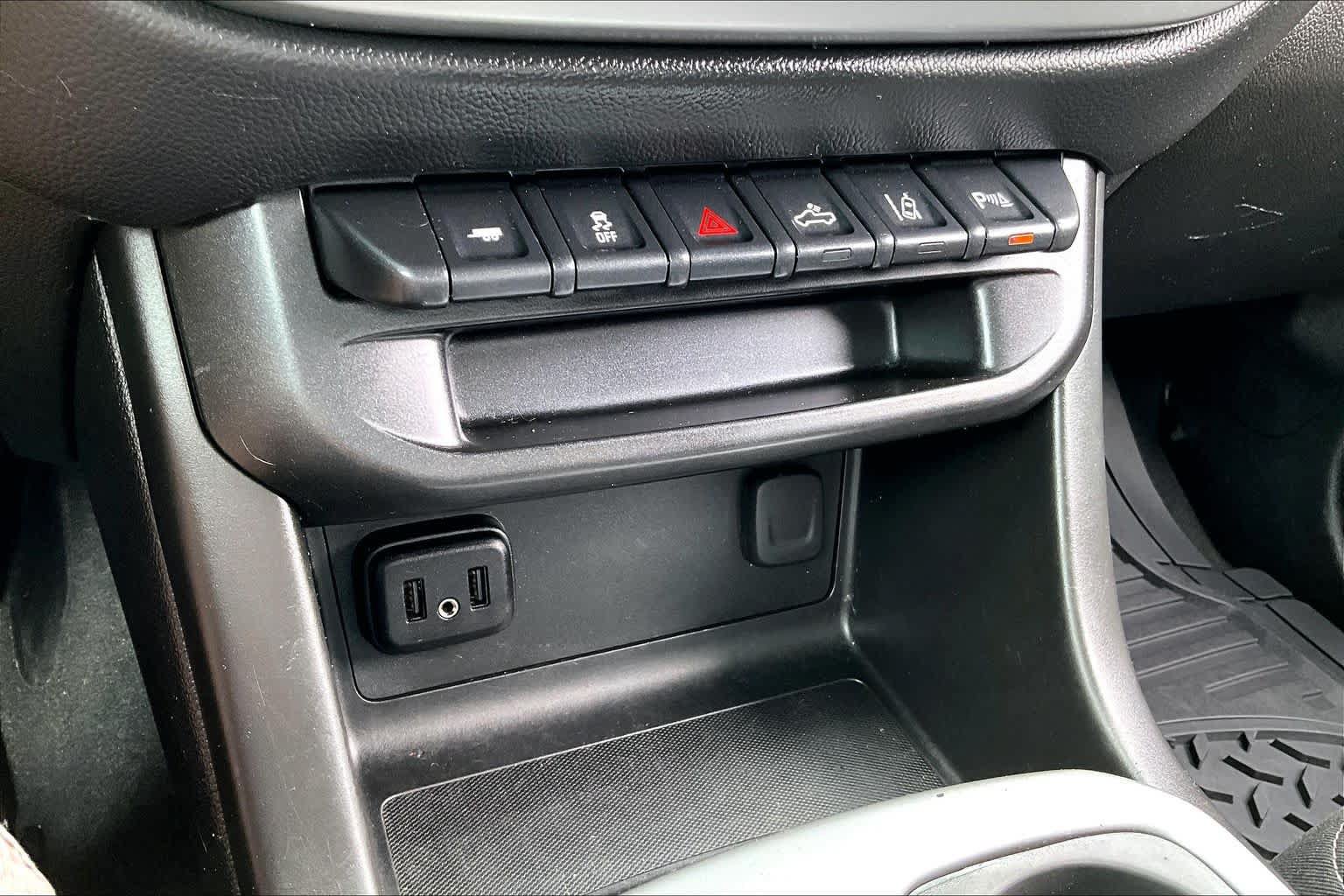 Used 2022 Chevrolet Colorado LT w/ Safety Package AWD/4WD image 35