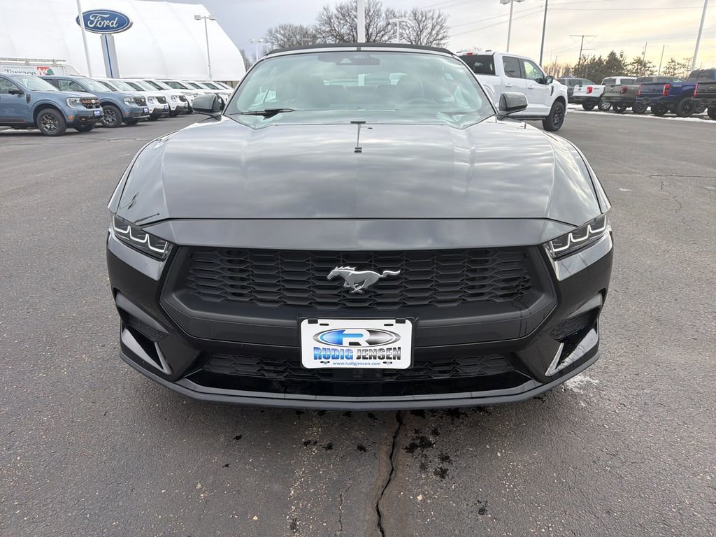 Used 2024 Ford Mustang Convertible image 8