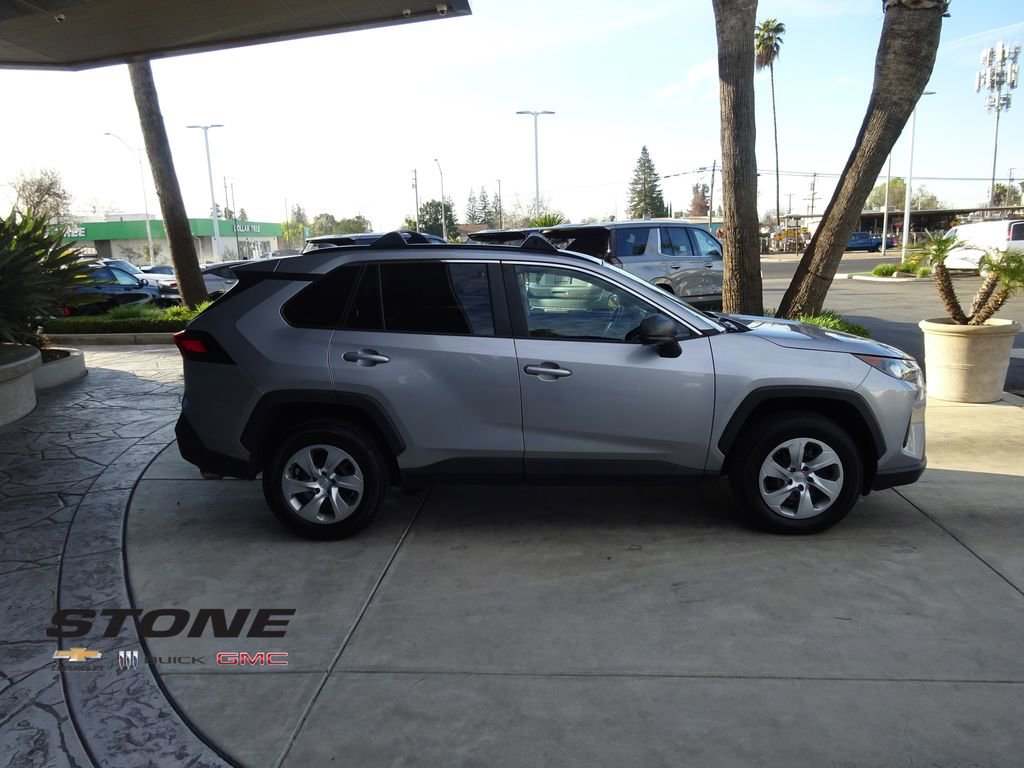 Used 2021 Toyota RAV4 LE w/ Carpet Mat Package (TMS) image 9