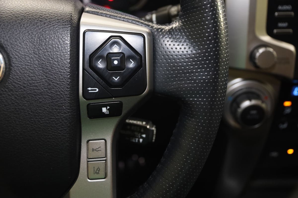 Used 2023 Toyota 4Runner Limited AWD/4WD image 34