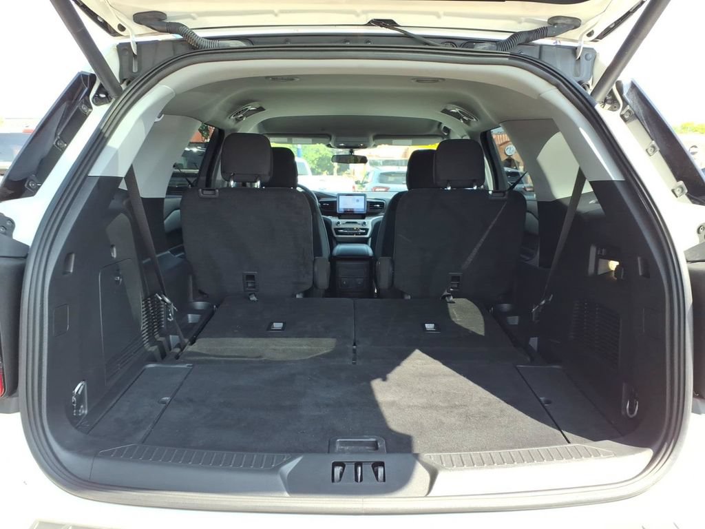 Certified 2023 Ford Explorer XLT AWD/4WD image 9
