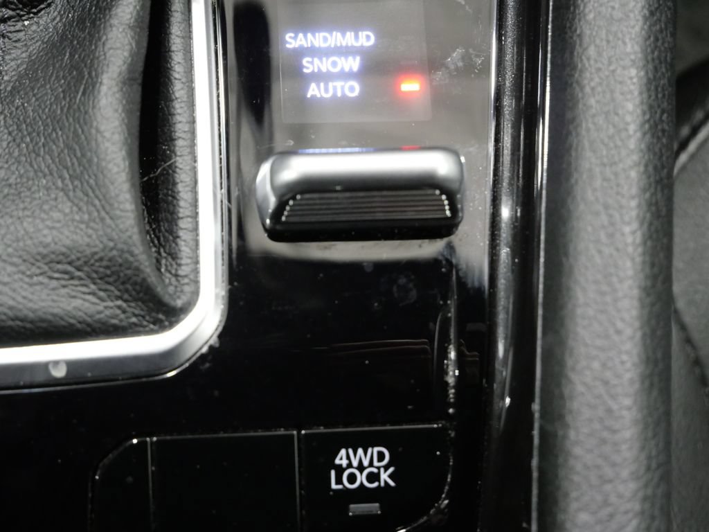Used 2023 Jeep Compass Latitude AWD/4WD image 19