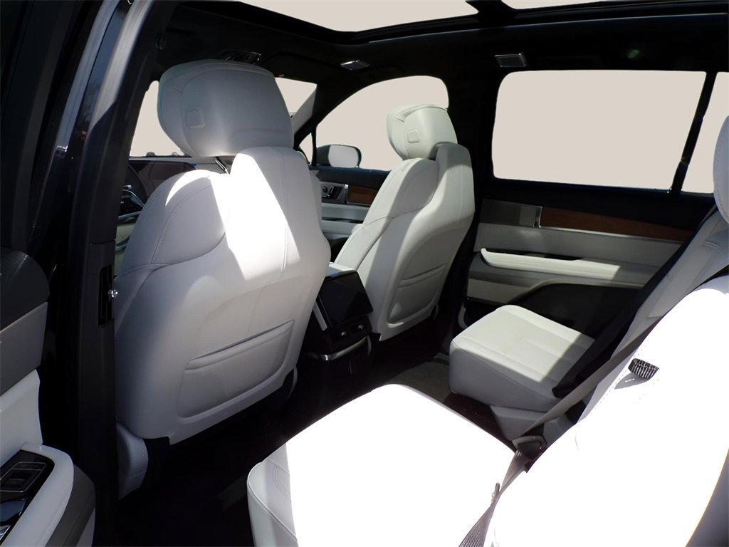 New 2026 Cadillac Vistiq Luxury image 7