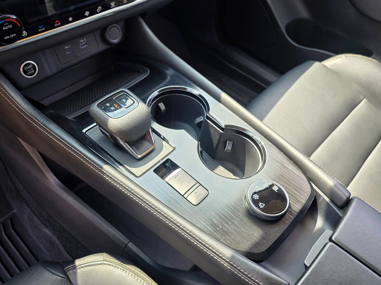 Used 2022 Nissan Rogue SL w/ SL Premium Package image 9