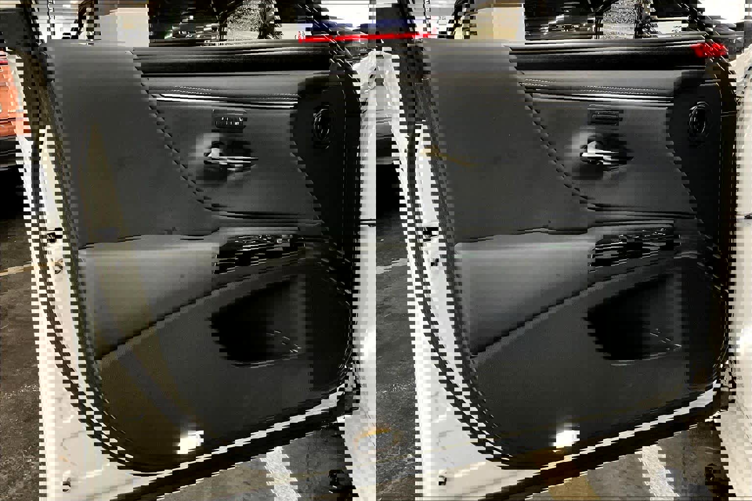 Used 2025 Lexus ES 300h w/ Premium Package image 21