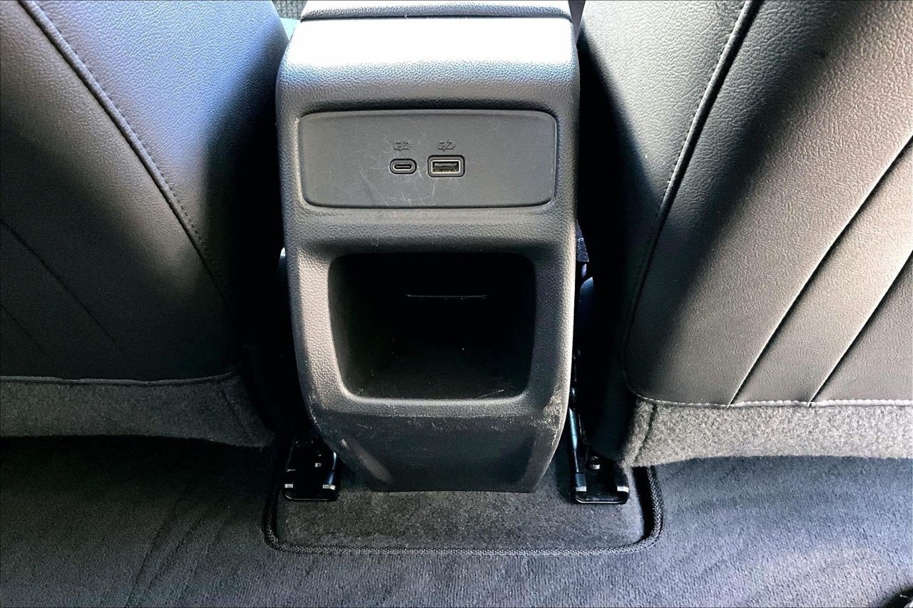Used 2025 Chevrolet Trax LT FWD image 14