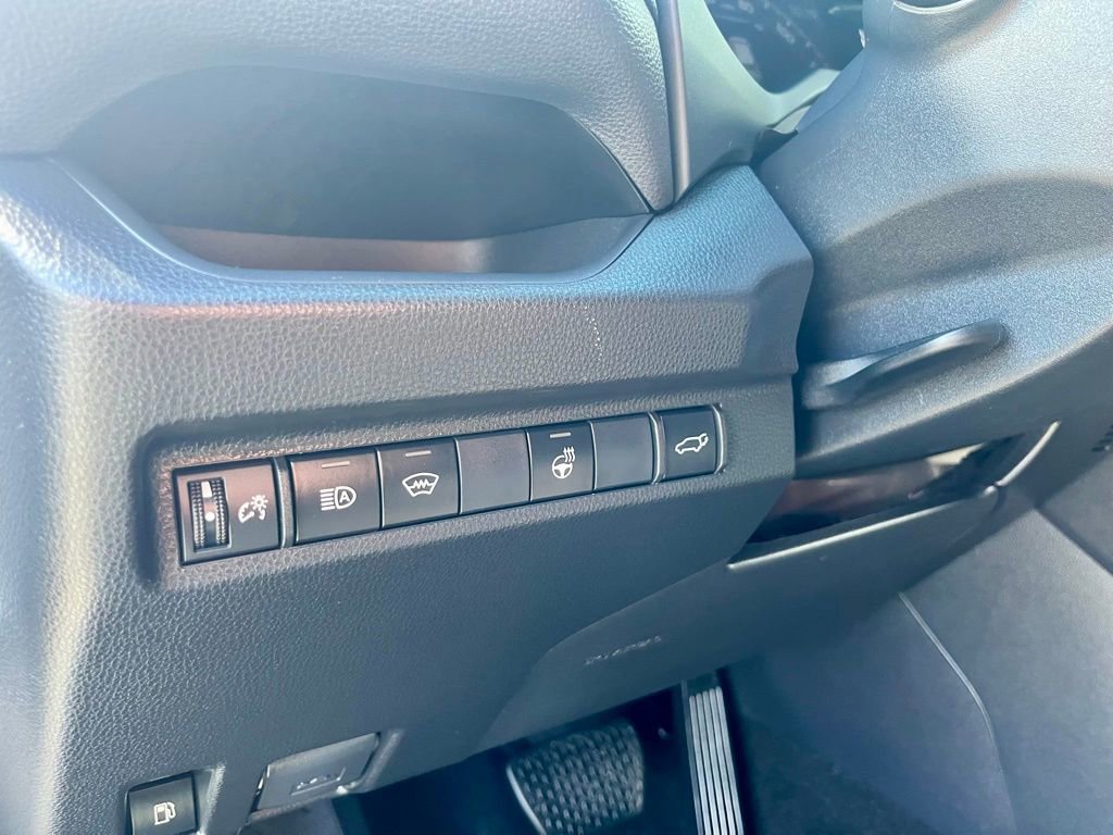 Used 2024 Toyota RAV4 SE w/ Weather & Moonroof Package image 21