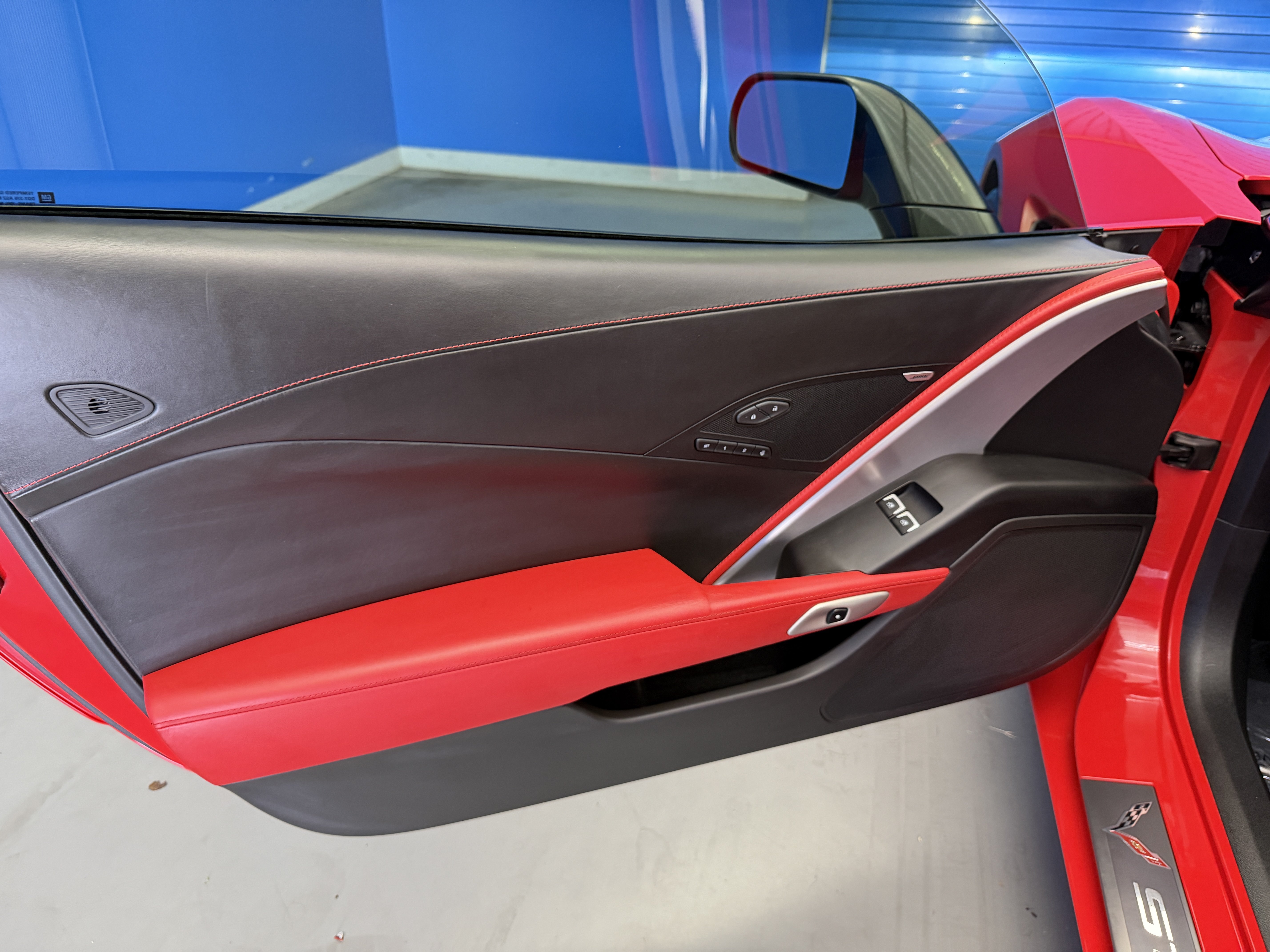 Used 2014 Chevrolet Corvette Stingray Convertible w/ 3LT Preferred Equipment Group RWD image 9