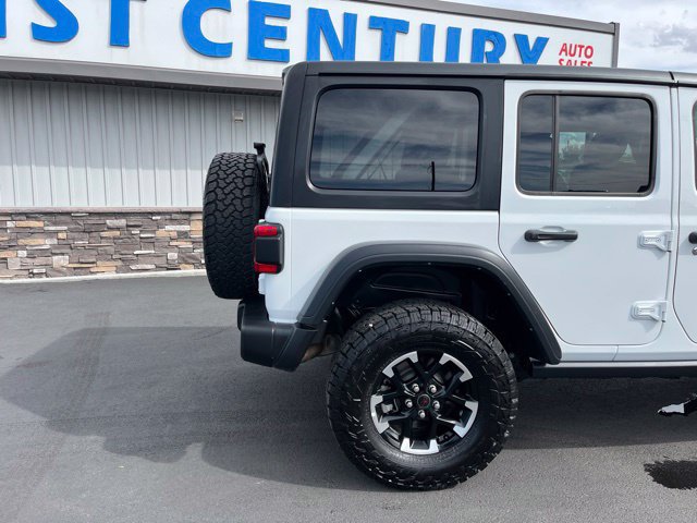 Used 2025 Jeep Wrangler Unlimited Rubicon AWD/4WD image 14