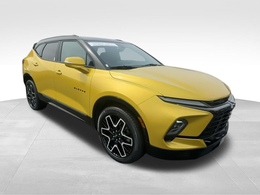 Used 2023 Chevrolet Blazer RS w/ Driver Confidence II Package AWD/4WD image 2
