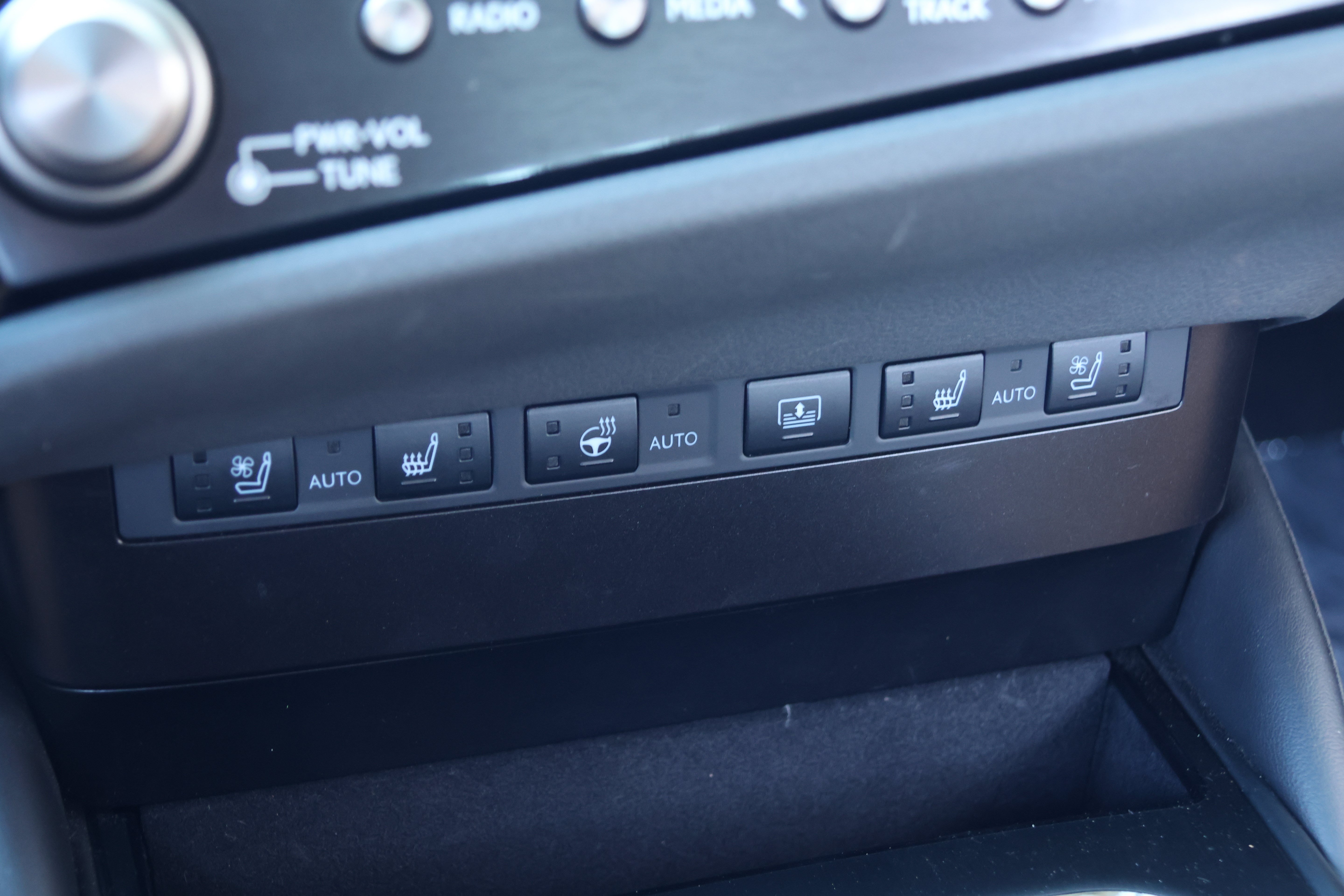 Certified 2025 Lexus ES 350 w/ Technology Package FWD image 24