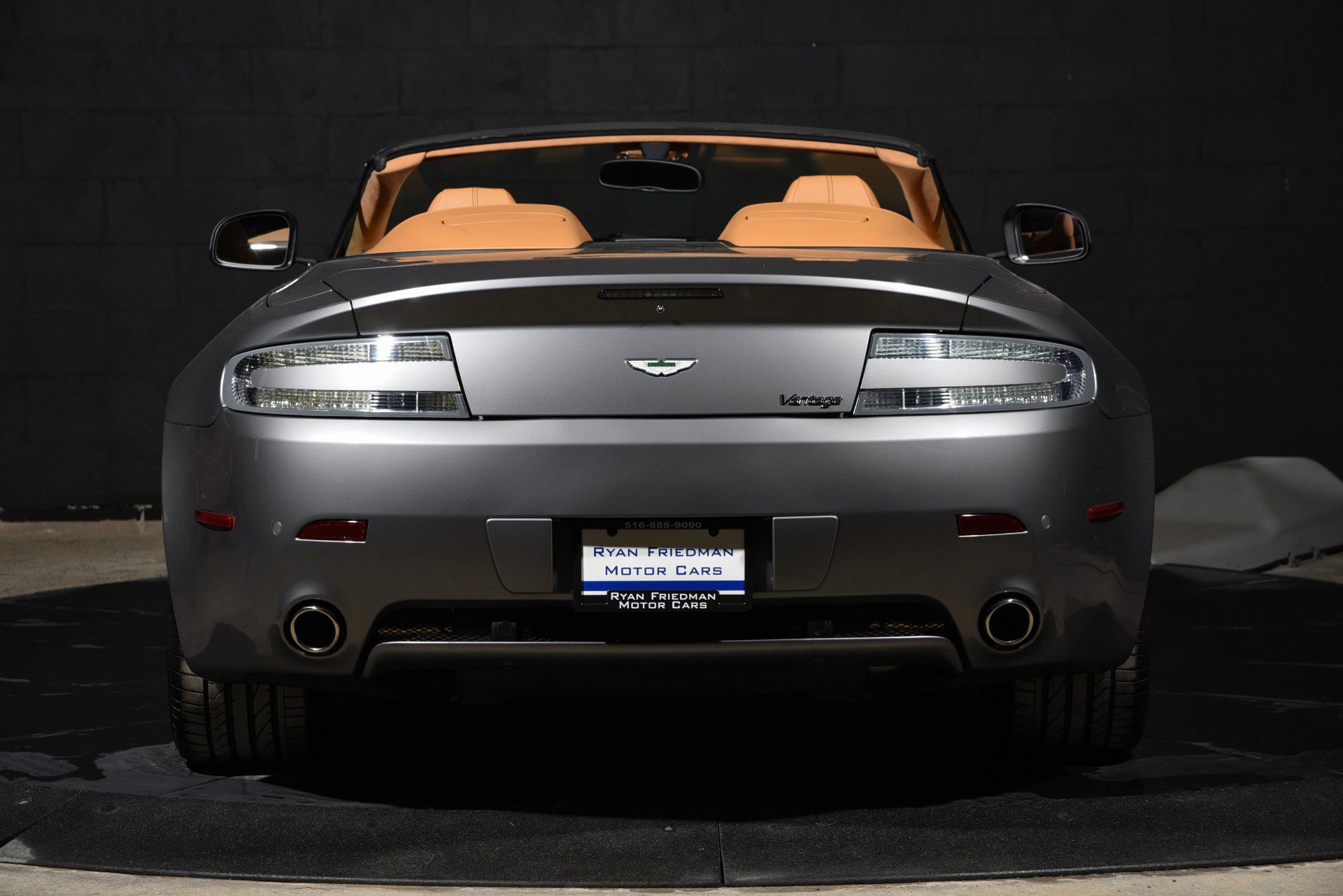 Used 2011 Aston Martin V8 Vantage Roadster RWD image 14
