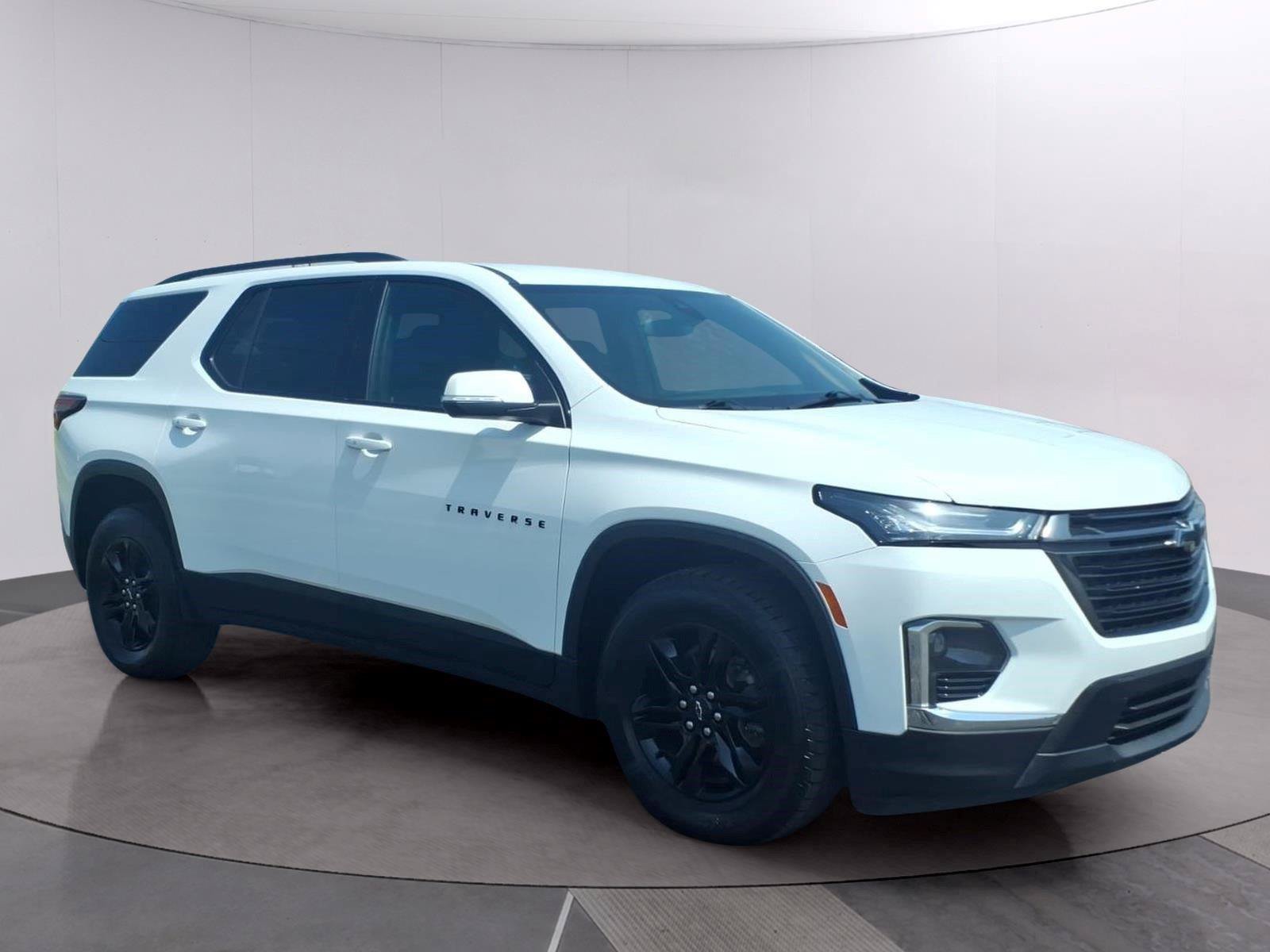 Used 2023 Chevrolet Traverse LT FWD image 7