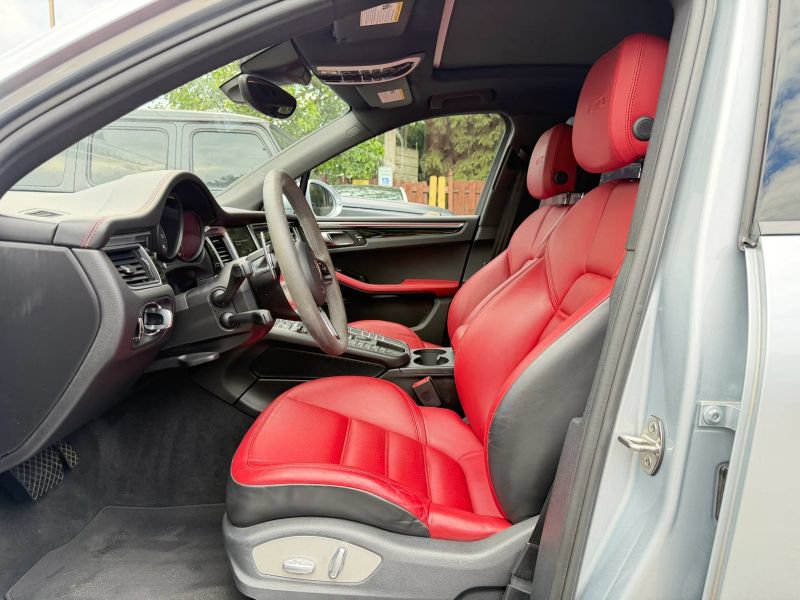 Used 2017 Porsche Macan GTS AWD/4WD image 12