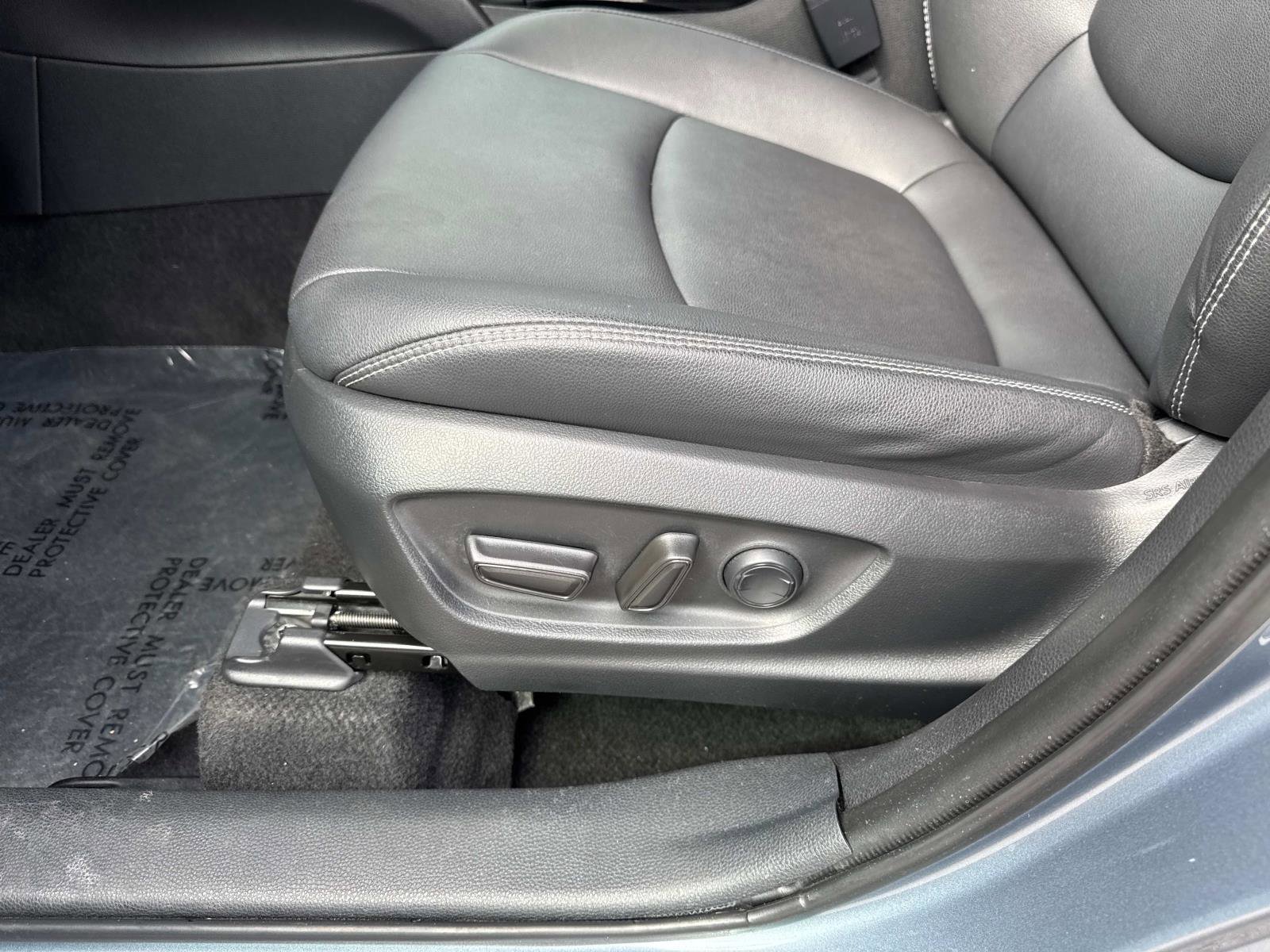 Used 2023 Toyota Corolla Cross XLE image 16