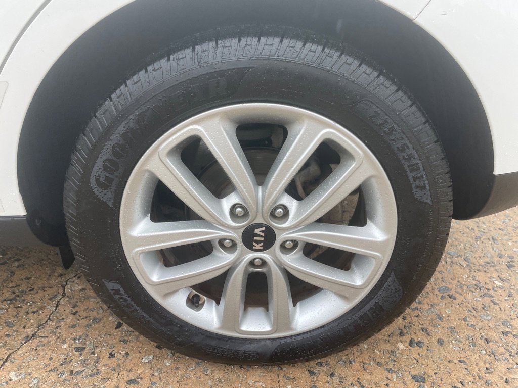 Used 2018 Kia Soul + FWD image 8