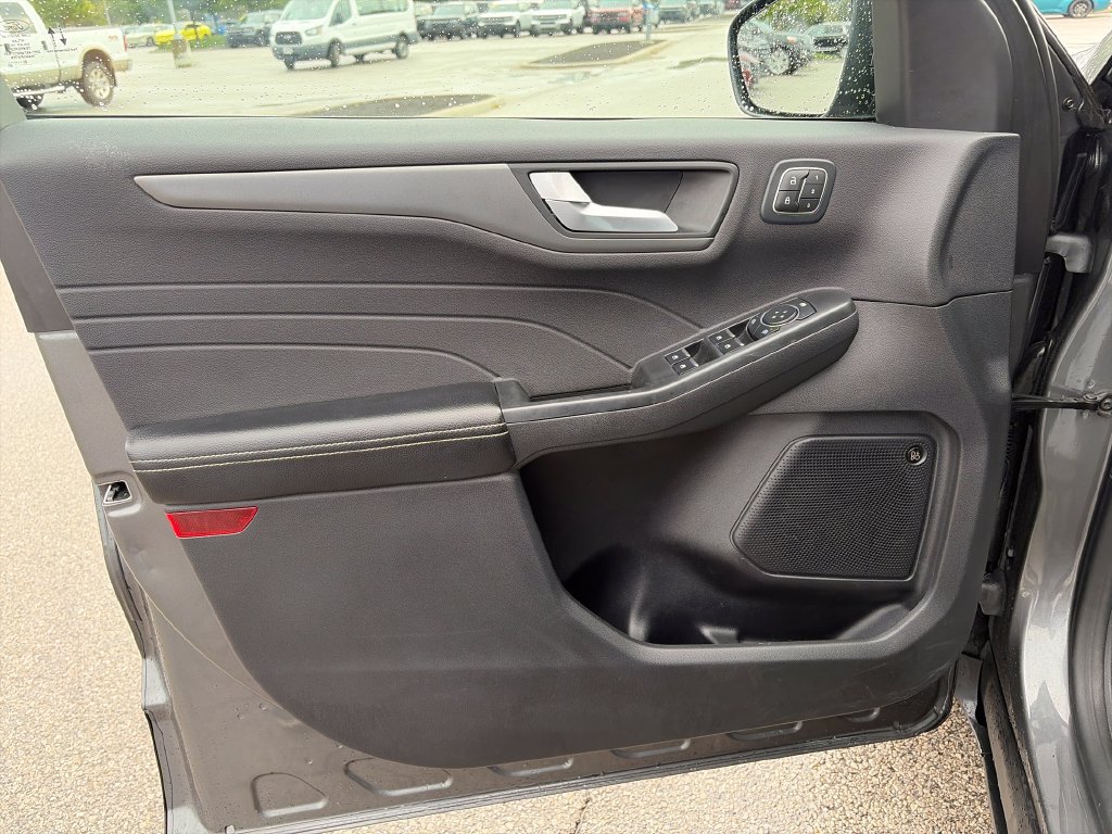 Used 2023 Ford Escape Active w/ Tech Pack #2 FWD image 13