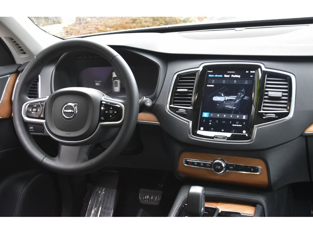 Certified 2023 Volvo XC90 B5 Plus image 19