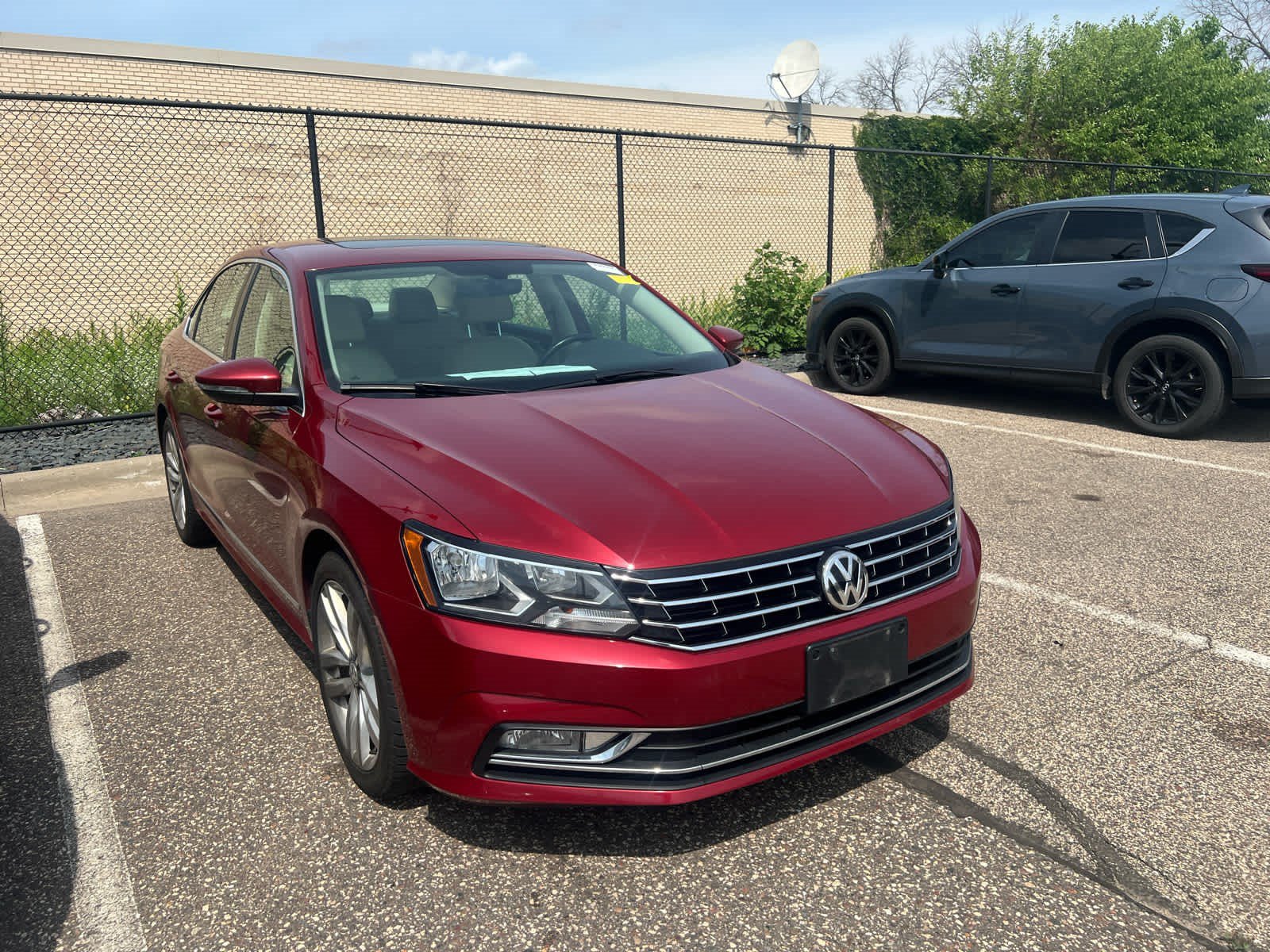 Used 2016 Volkswagen Passat 1.8T FWD image 2