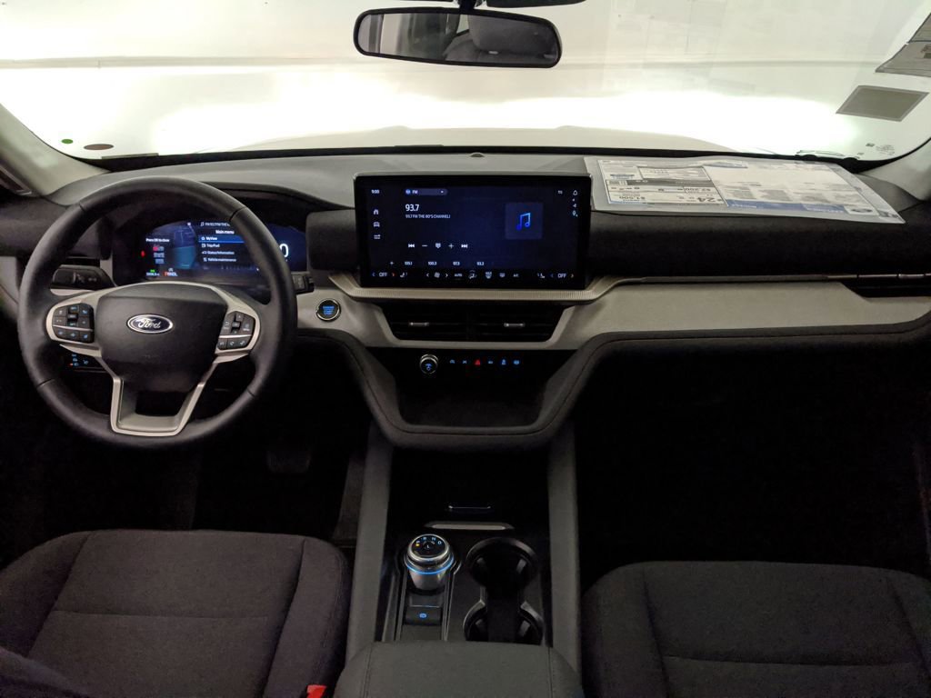 New 2025 Ford Explorer Active image 13