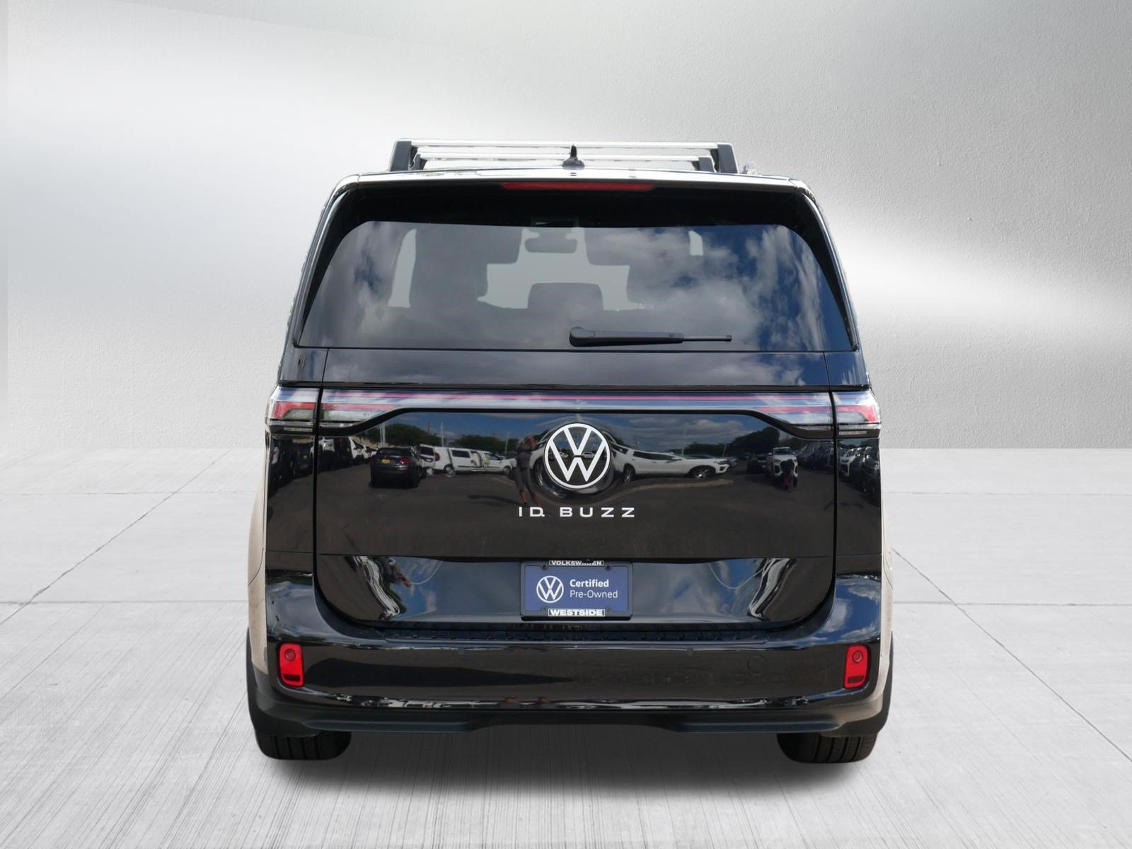 Certified 2025 Volkswagen ID. Buzz Pro S RWD image 6