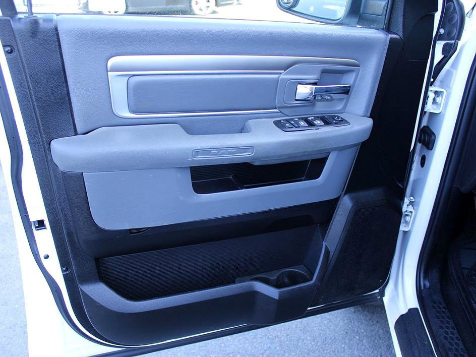 Used 2016 RAM 1500 Classic SLT image 7