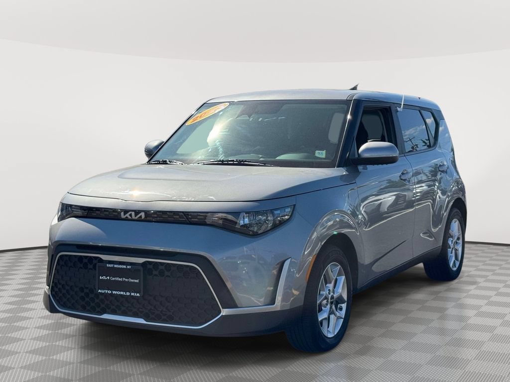 Certified 2023 Kia Soul LX w/ Option Group 015 FWD image 3