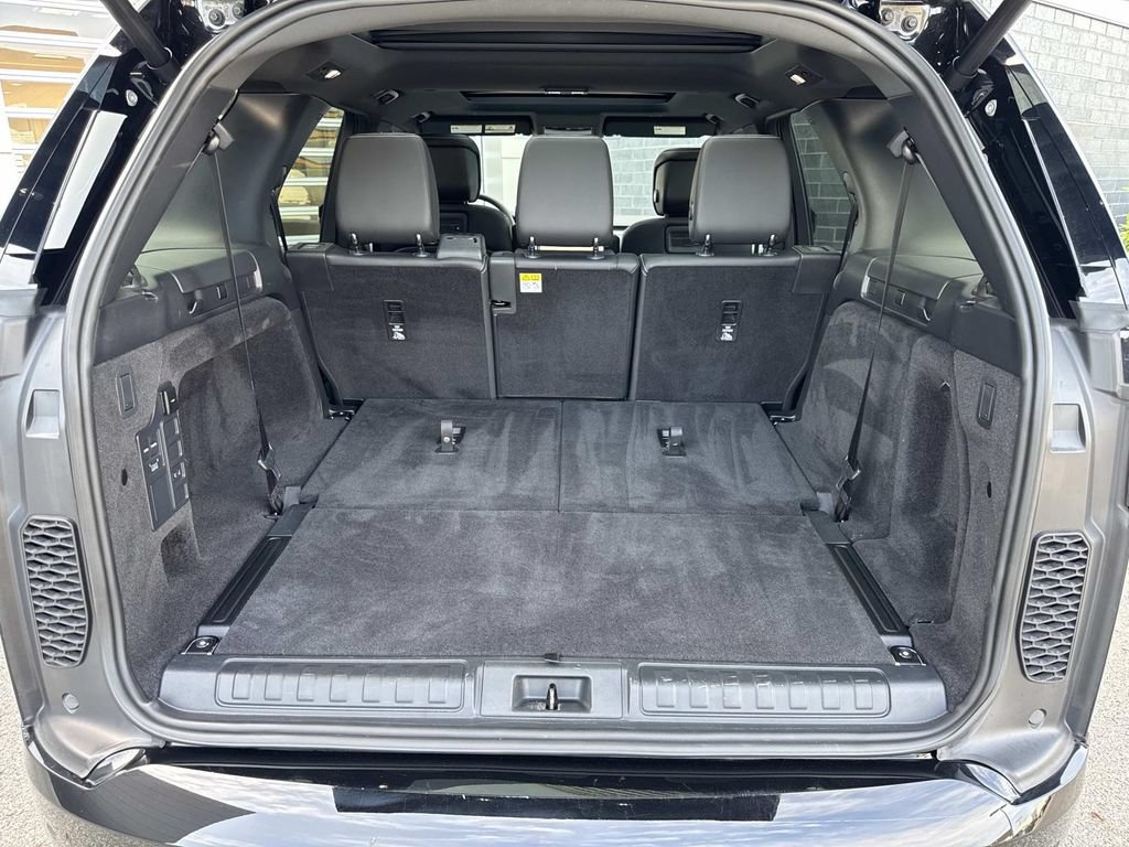 Certified 2024 Land Rover Discovery Dynamic SE AWD/4WD image 6