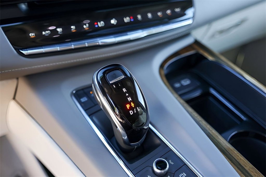 Certified 2024 Cadillac Escalade Premium Luxury Platinum w/ Heavy-Duty Trailer Package image 31