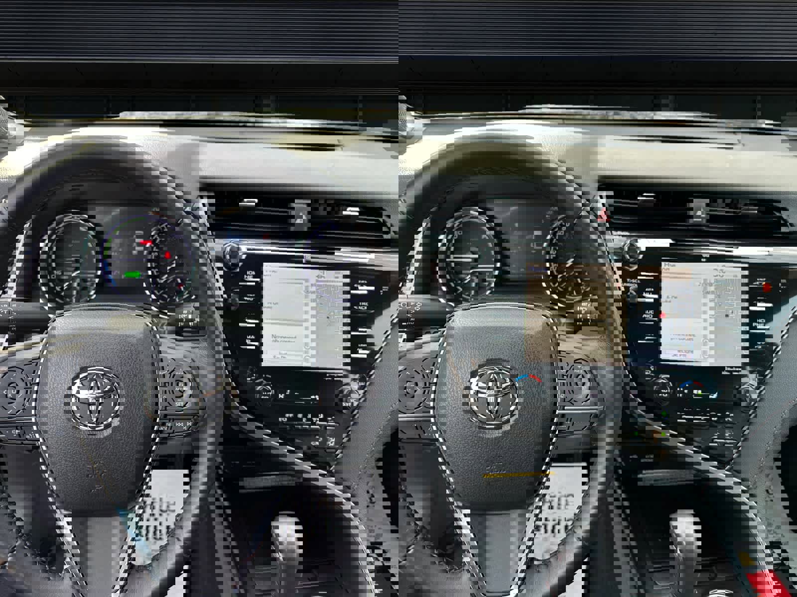 Used 2020 Toyota Camry XLE image 4