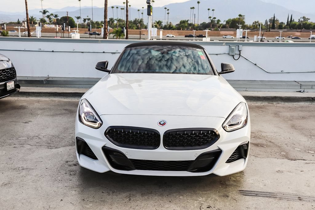 Used 2022 BMW Z4 M40i w/ Premium Package RWD image 3