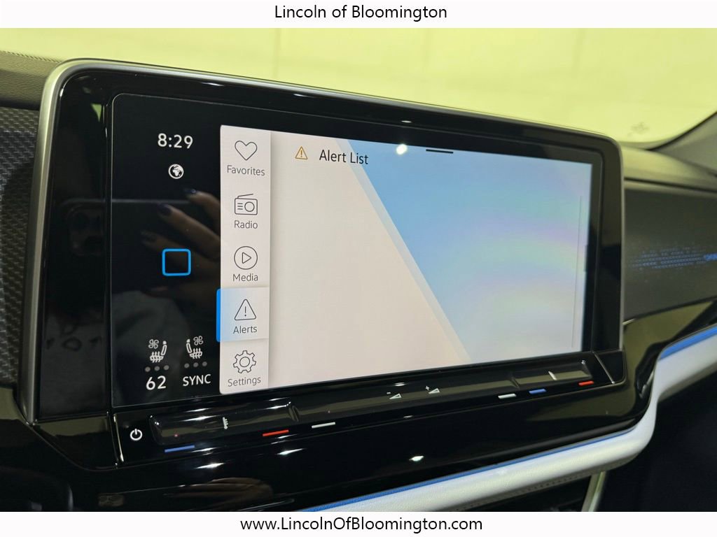 Used 2025 Volkswagen Atlas Cross Sport SEL Premium R-Line image 60