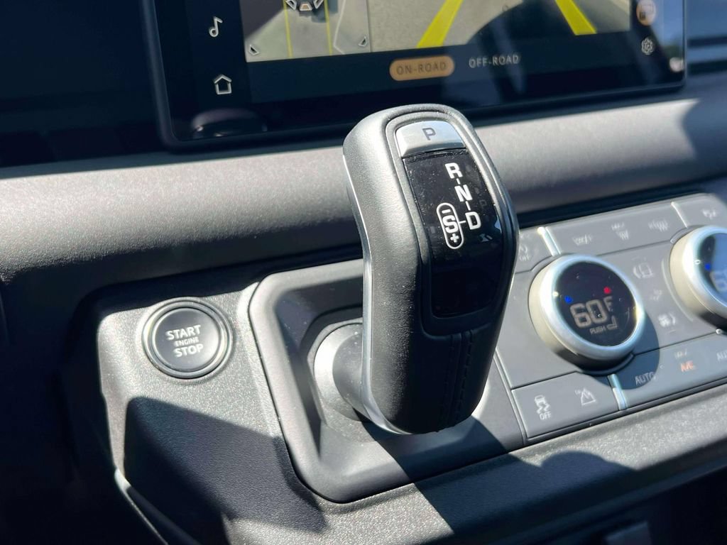 Used 2024 Land Rover Defender 110 X-Dynamic SE AWD/4WD image 29