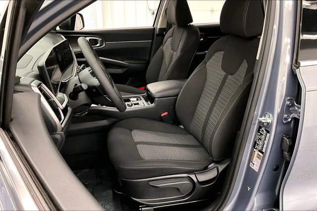 Used 2025 Kia Sorento LX image 22