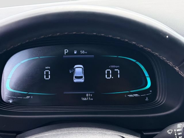 Certified 2024 Hyundai Venue SEL FWD image 12