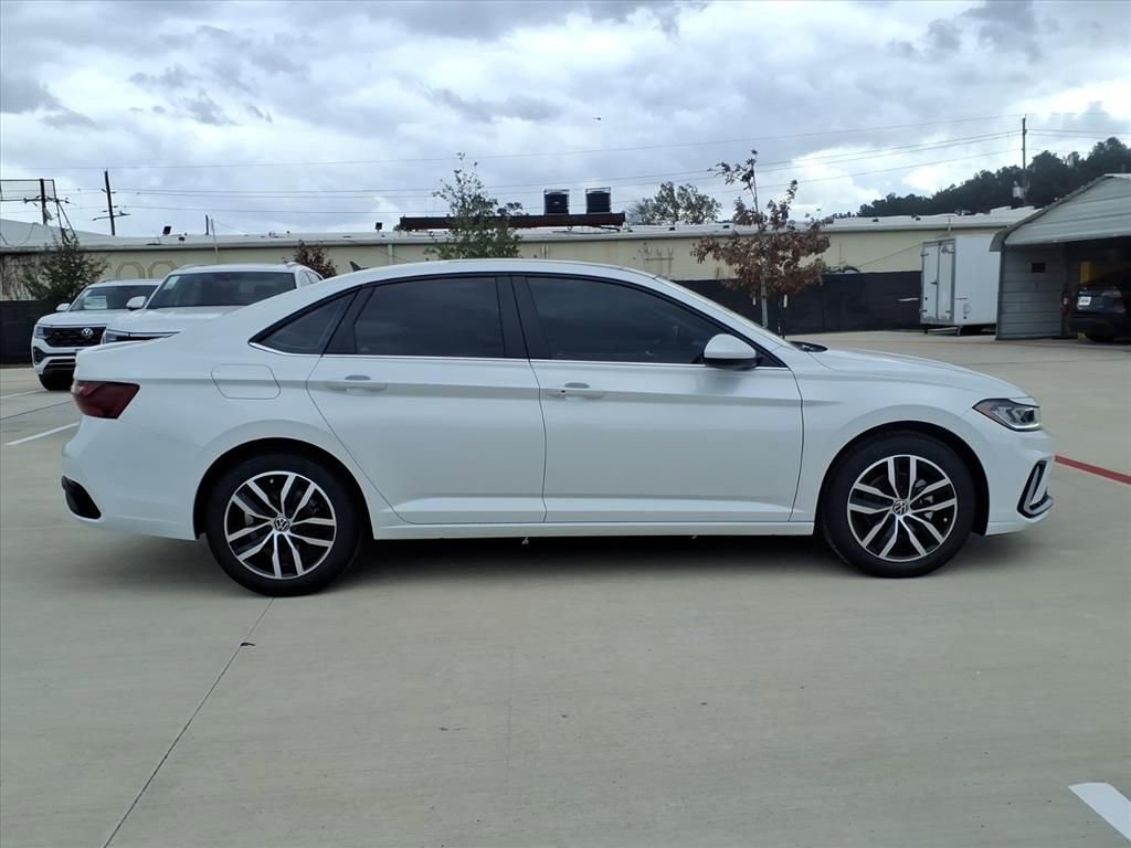 New 2026 Volkswagen Jetta SE FWD image 4